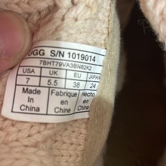 GUC UGG SAELA Knit Suede Cable Sweater Sheepskin Driftwood Cuff BOOTS Size 7 - Picture 15 of 16